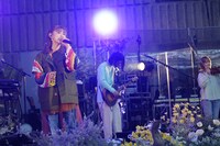 家入レオ「家入レオ YAON ～SPRING TREE～」の様子。（撮影：サイトウダイシ）