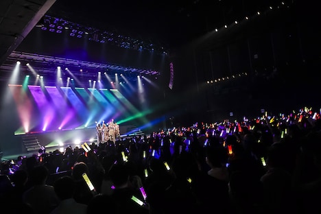 AMEFURASSHI「FLWRS」の様子。(撮影:笹森健一)