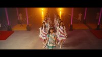 乃木坂46「チャンスは平等」ミュージックビデオより。