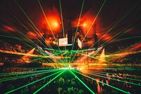 「METEOR SHOWER」の様子。（撮影：横山マサト）