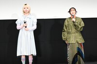 左からあの、幾田りら。