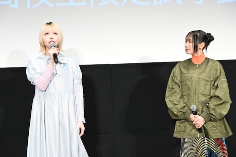 左からあの、幾田りら。