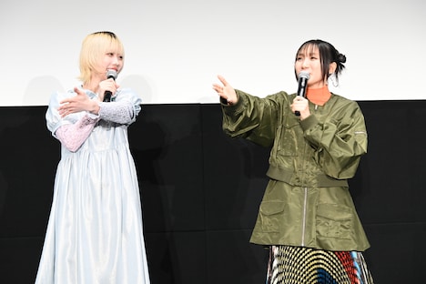 テンションが高い高校生にYouTuberになることを勧める2人。