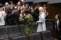 映画「デッドデッドデーモンズデデデデデストラクション」前章の高校生限定試写会の様子。