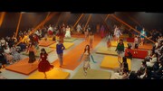 乃木坂46「チャンスは平等」ミュージックビデオより。