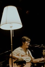 岸田繁（Vo, G）（撮影：三田村亮）