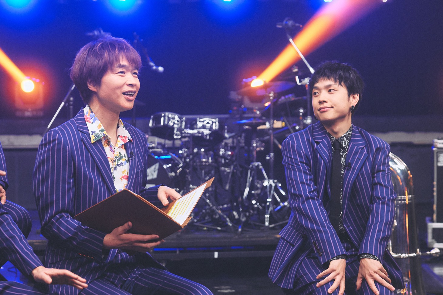 左から茂木欣一（東京スカパラダイスオーケストラ）、石原慎也（Saucy Dog）。