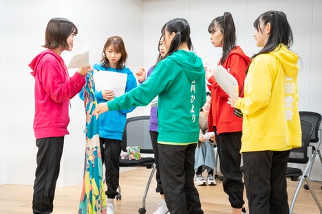 稽古中の超ときめき♡宣伝部。