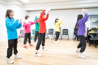 稽古中の超ときめき♡宣伝部。