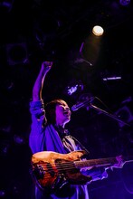 佐々木直人（B, Vo）（撮影：松本いづみ）