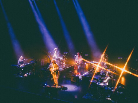 「ROTH BART BARON『8』TOUR 2023-2024」ファイナル公演の様子。（Photo by Daiki Miura）