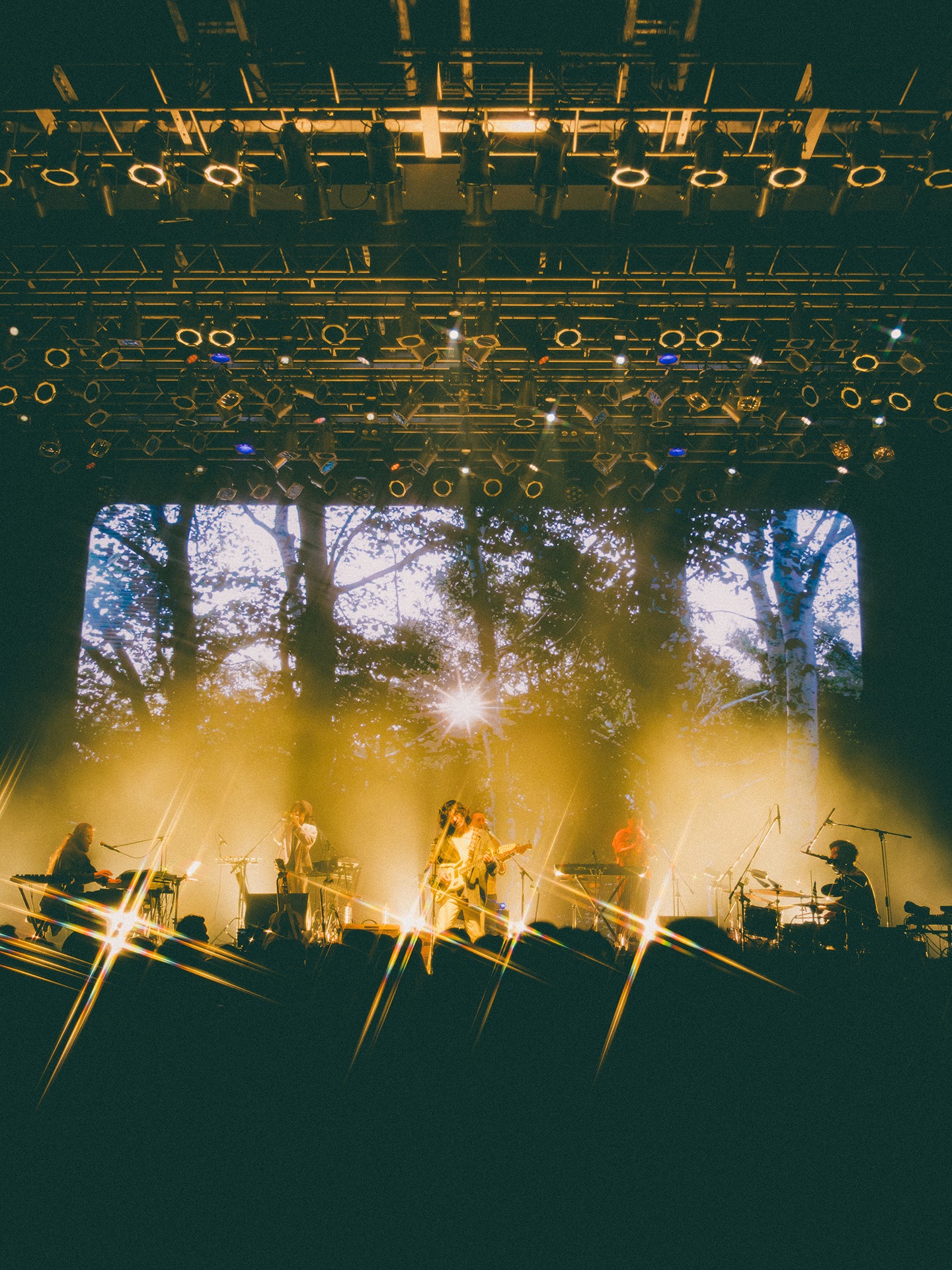 「ROTH BART BARON『8』TOUR 2023-2024」ファイナル公演の様子。（Photo by Daiki Miura）