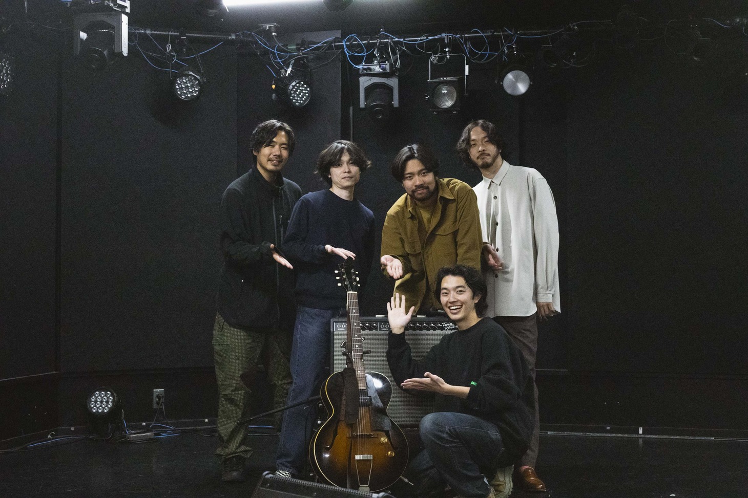 荒谷翔大とグソクムズ。（撮影：小財美香子）