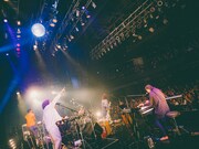 「ROTH BART BARON『8』TOUR 2023-2024」ファイナル公演の様子。（Photo by Daiki Miura）