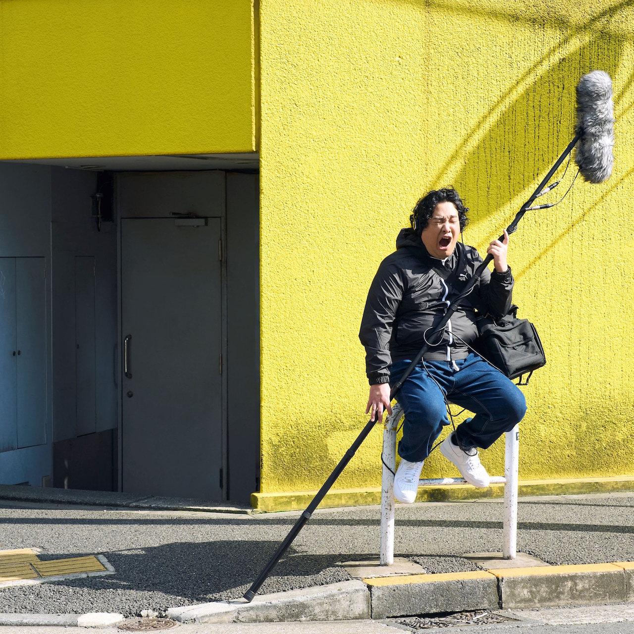 岡崎体育はじめてのEP、ジャケ写は眠そう - 音楽ナタリー