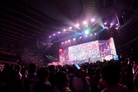 DAY2で「彩 Phantasia」を披露するウマ娘たち。(c)Cygames, Inc.