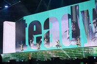 DAY2で「Ready!!! Steady!!! Derby!!!」を歌うウマ娘たち。(c)Cygames, Inc.