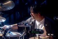 鈴木貴雄（Dr）（Photo by Viola Kam［V'z Twinkle］）