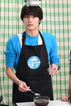 味見をするアロハ。