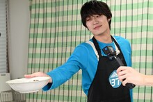 料理を完成させたアロハ。