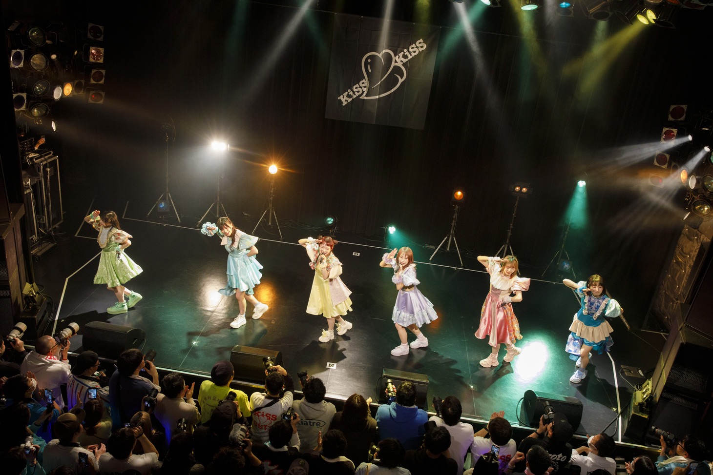 KiSS KiSS（Photo by Sotobayashi Kenta）