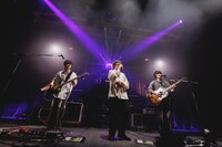 XIIXと内澤崇仁（androp）。（Photo by Viola Kam［V'z Twinkle］）