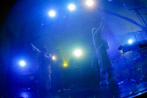 雨宿り1stワンマンライブ「傘をなくして」の様子。（撮影：江藤はんな［SHERPA+］）