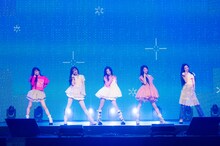 「Magnetic」を披露するILLIT。 (P)&(C) BELIFT LAB Inc.