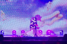 「My World」を披露するILLIT。 (P)&(C) BELIFT LAB Inc.