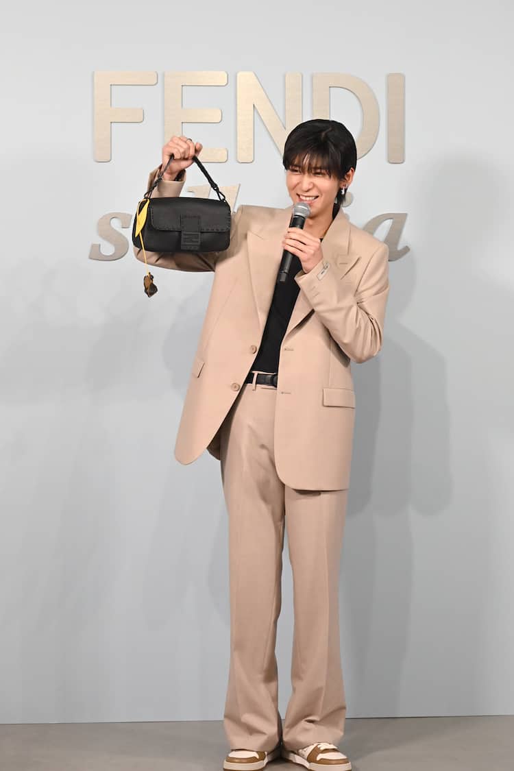 目黒蓮、フィレンツェでFENDIバッグのハンドステッチを体験「世界の 