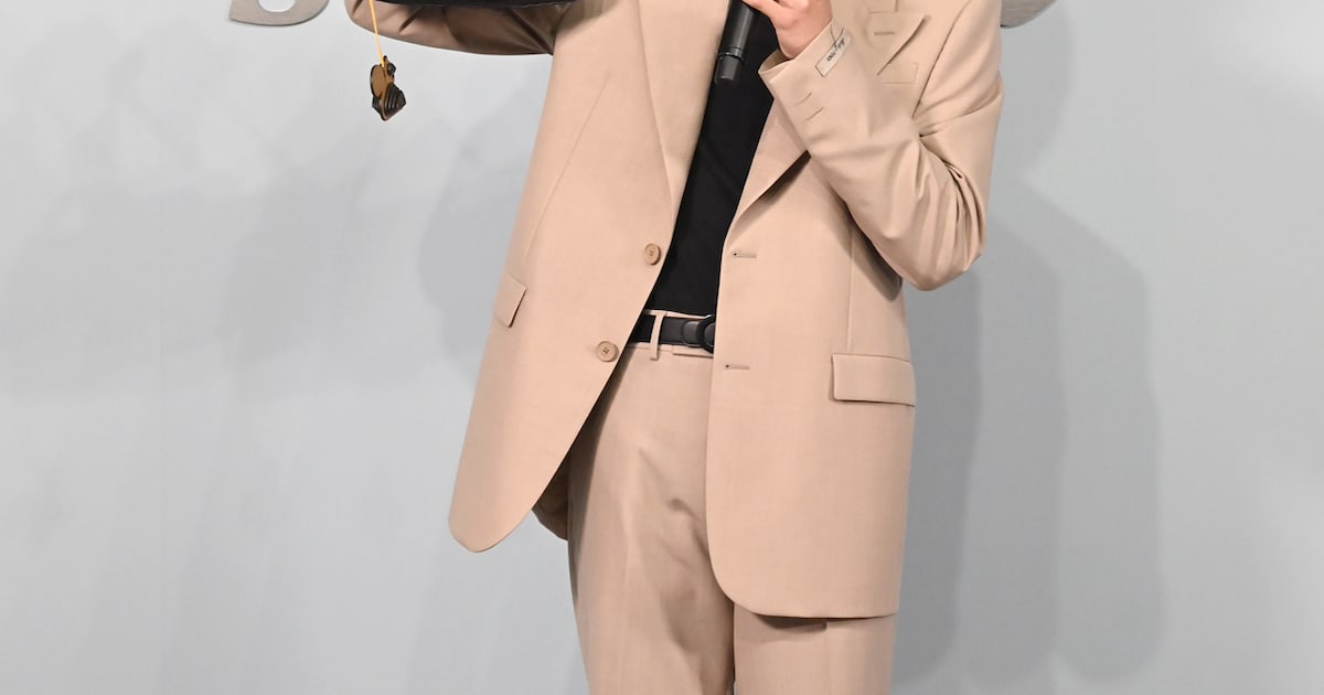 目黒蓮、フィレンツェでFENDIバッグのハンドステッチを体験「世界の 