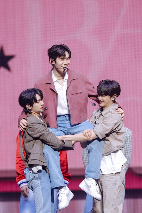 ジェンドリチーム（撮影：上山陽介）(c)WAKEONE / LAPONE Entertainment