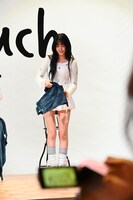 立ち上がるユン。