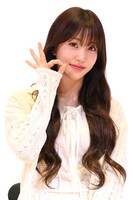 さまざまなポーズを繰り出すスミン。