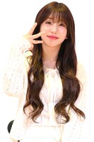 さまざまなポーズを繰り出すスミン。