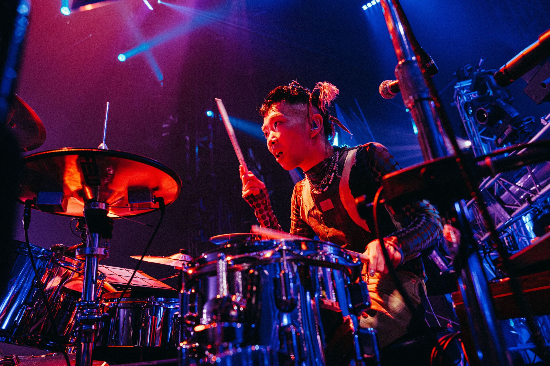 勢喜遊（Dr, Sampler）（Photo by Kosuke Ito） [画像ギャラリー 4/43