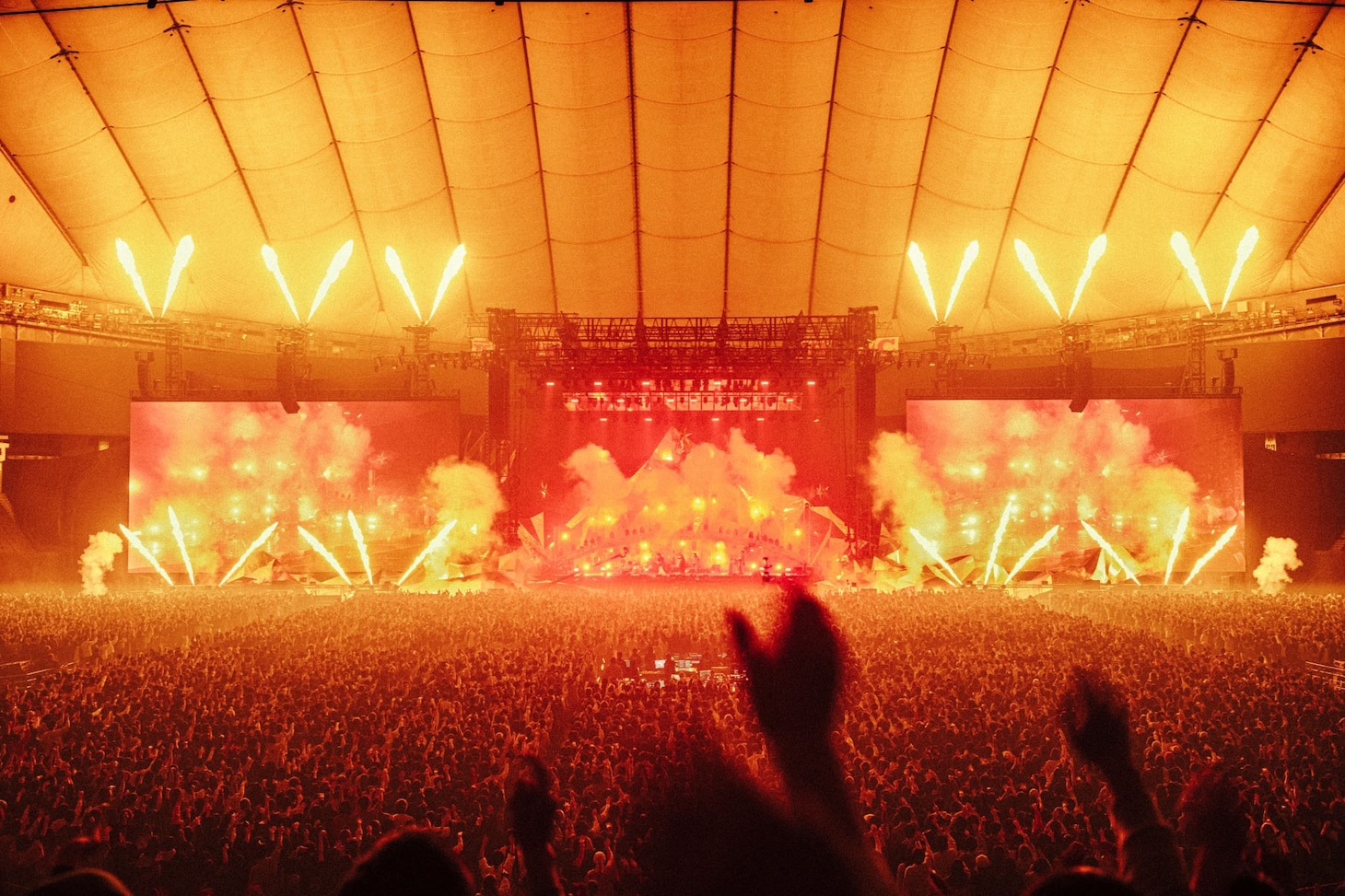 「King Gnu Dome Tour THE GREATEST UNKNOWN」東京ドーム公演の様子。（Photo by Kosuke Ito）