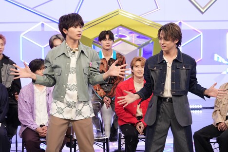 タクヤ(超特急)と和田颯(Da-iCE)。(c)日本テレビ