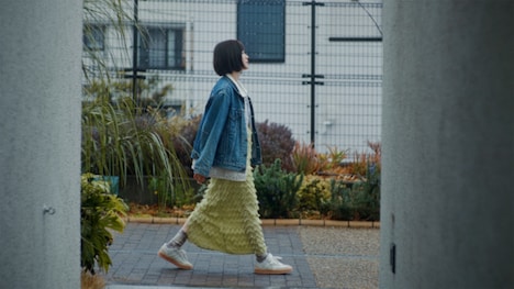 「この一瞬もアディダスと」ムービーより。