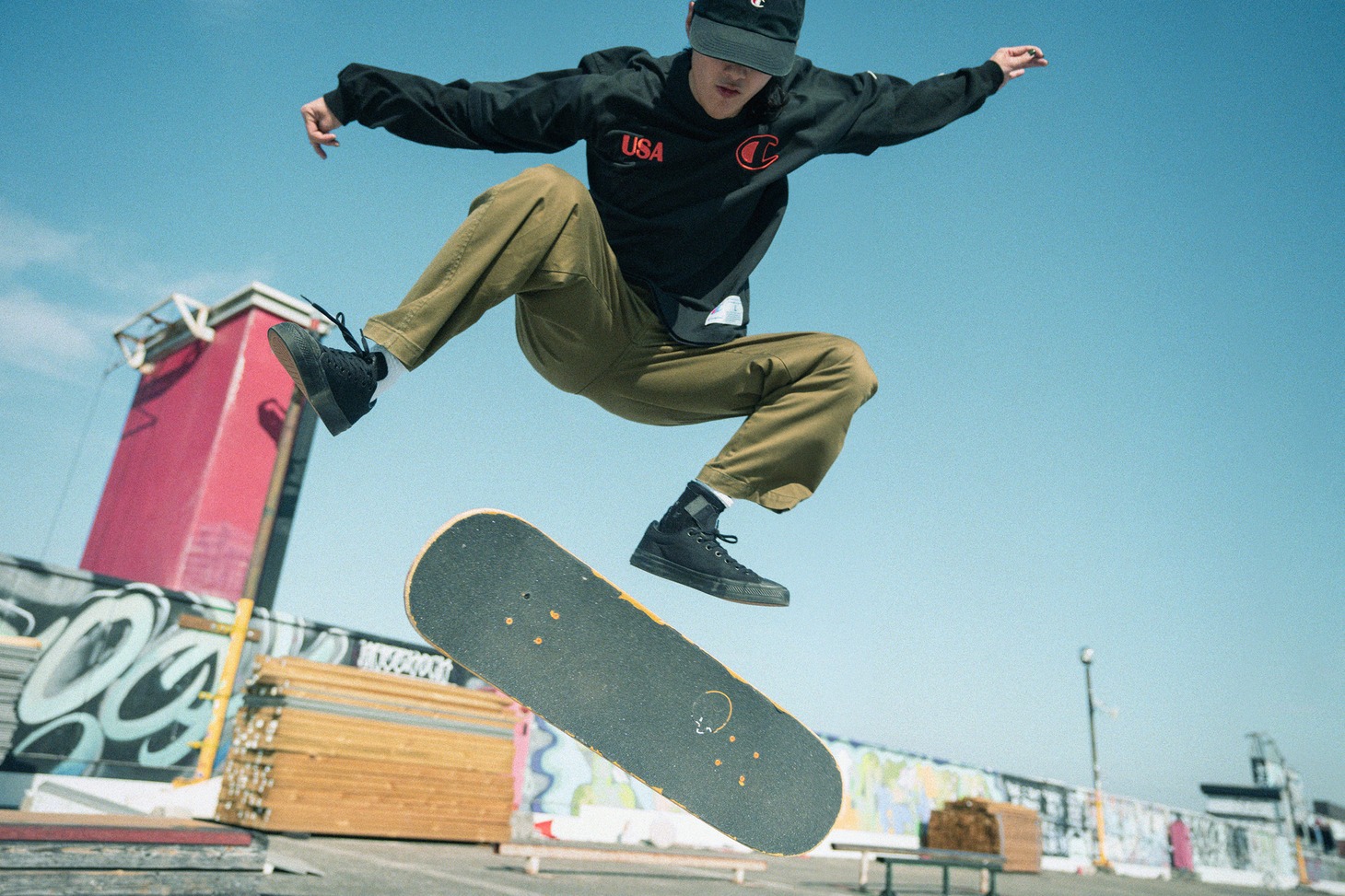 「CHAMPION WHAT MOVES YOU」より、佐川海斗。