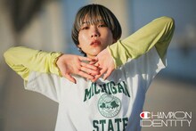 「CHAMPION WHAT MOVES YOU」より、yurinasia。