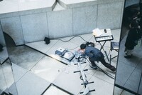 蓮沼執太「unpeople -初演-」の様子。（撮影：後藤武浩）