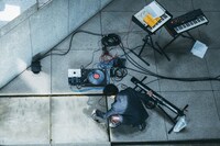 蓮沼執太「unpeople -初演-」の様子。（撮影：後藤武浩）