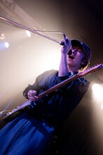 Shu（G, Vo / ego apartment）（撮影：井上恵美梨）