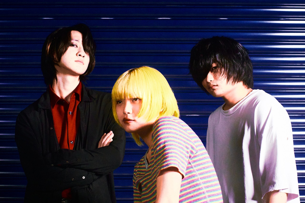 スリーピースバンド・板歯目からベーシスト脱退