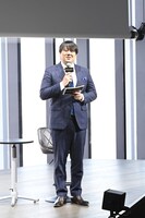 「ACMA:GAME アクマゲーム」制作発表イベントの司会を務めた安村直樹（日本テレビアナウンサー）。