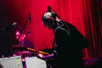 ギタリストとして参加した村田シゲ。