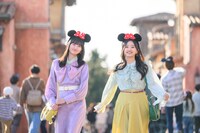 「ディズニー★JCBカード」新CM「踏み出す勇気」編より。 (c)Disney