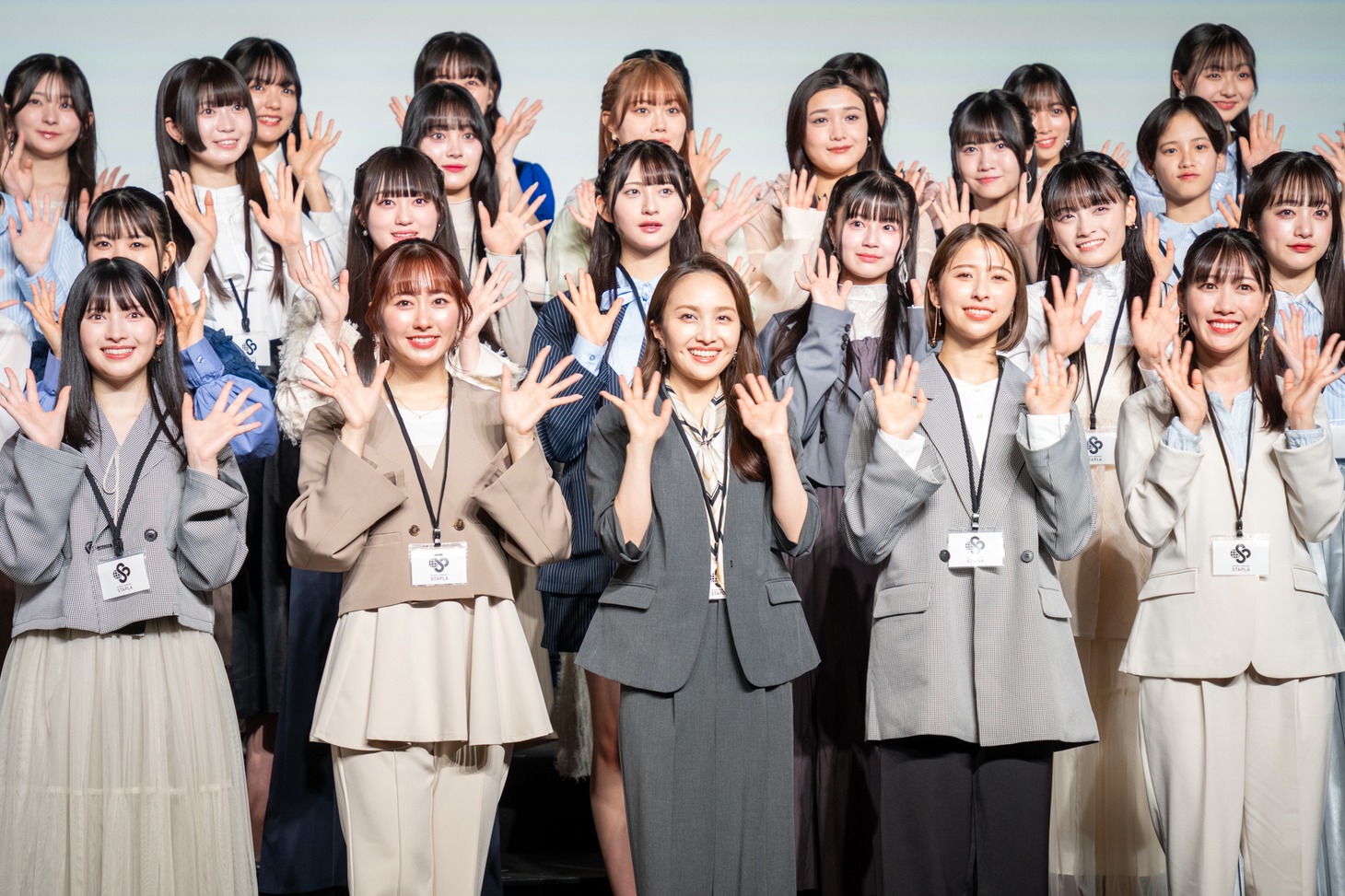 「無限会社スタプラ」記者発表会の様子。