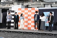 学生たちとの交流の様子。